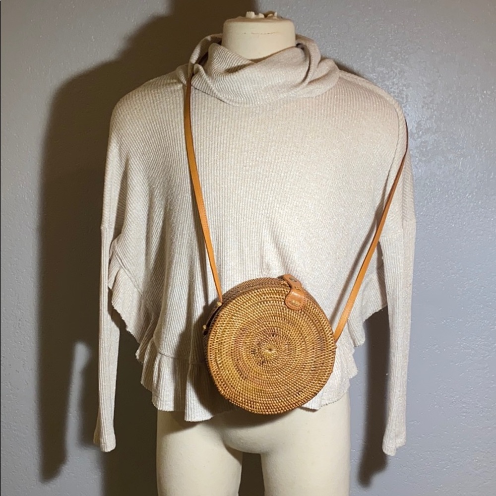 Straw crossbody bag